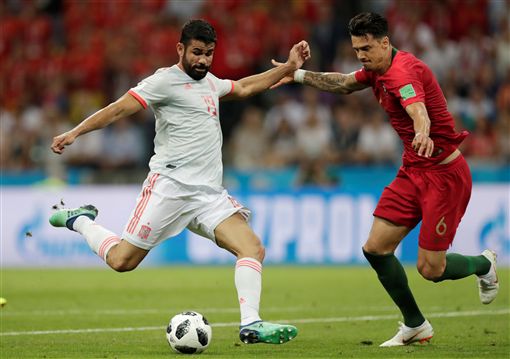 库尔图瓦揭示阿隆索与皇马更衣室的真实关系